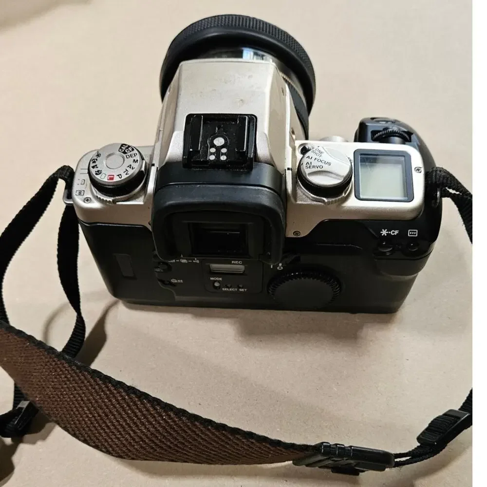 Canon EOS Elan II 35mm SLR Film Camera w/ EF 50mm f/1.4 USM Lens + Strap